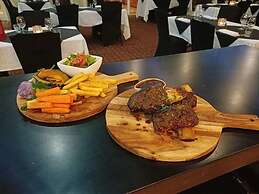 Emerald Explorers Inn