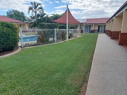 Emerald Explorers Inn