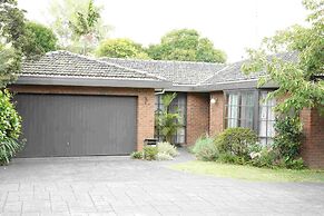 Hawthorn Holiday House