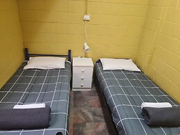 Batemans Bay Holiday Park - Hostel