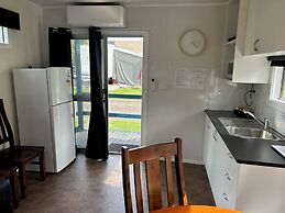 Batemans Bay Holiday Park - Hostel