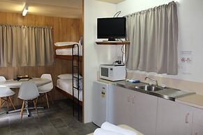 Batemans Bay Holiday Park - Hostel