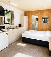 Batemans Bay Holiday Park - Hostel