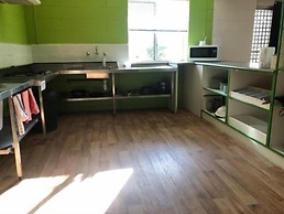 Batemans Bay Holiday Park - Hostel