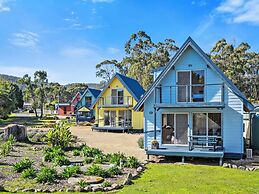 Four Seasons Waterfront Villas