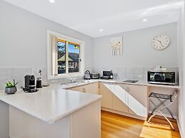 Four Seasons Waterfront Villas