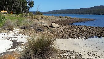 Four Seasons Waterfront Villas