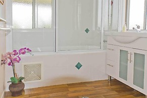 Lee Farm Stay Cottages