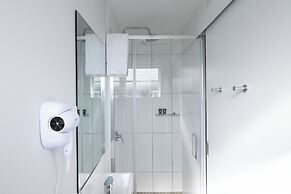 Claremont Hotel Motel