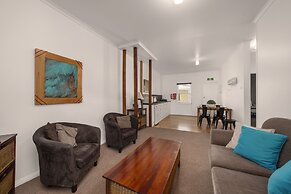 Giants Table and Cottages