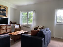 Giants Table and Cottages