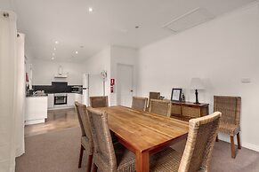 Giants Table and Cottages