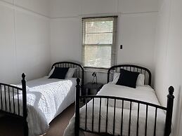 Giants Table and Cottages