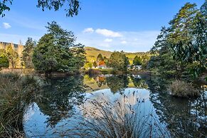 Giants Table and Cottages
