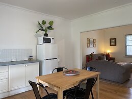 Giants Table and Cottages