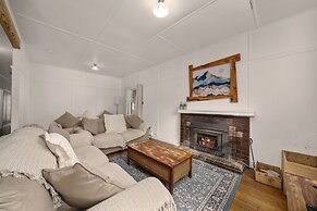 Giants Table and Cottages