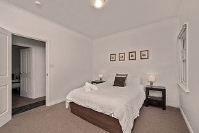 Giants Table and Cottages