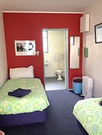 Sequoia Lodge & Backpackers