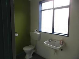 Sequoia Lodge & Backpackers