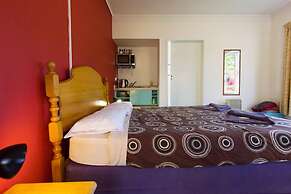 Sequoia Lodge & Backpackers