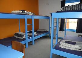 Sequoia Lodge & Backpackers