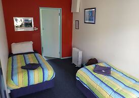 Sequoia Lodge & Backpackers