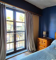 Boardrider Backpacker & Budget Motel