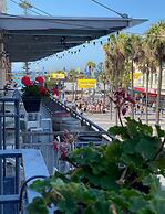 Boardrider Backpacker & Budget Motel