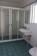 Rocky Gardens Motor Inn