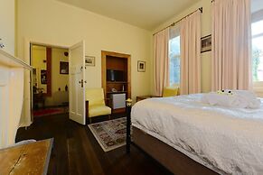 Edinburgh Gallery Bed & Breakfast