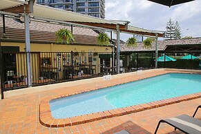 Hotel Darcy Arms Motel, Surfers Paradise, Australia - Lowest Rate ...