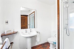 The Honest Lawyer, an Ascend Collection Hotel