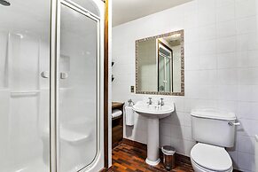 The Honest Lawyer, an Ascend Collection Hotel