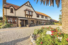 The Honest Lawyer, Ascend Hotel Collection