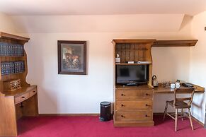 The Honest Lawyer, Ascend Hotel Collection