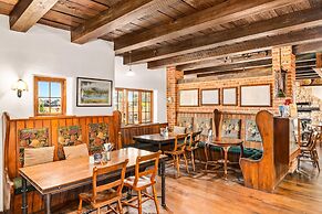 The Honest Lawyer, an Ascend Collection Hotel