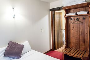 The Honest Lawyer, Ascend Hotel Collection