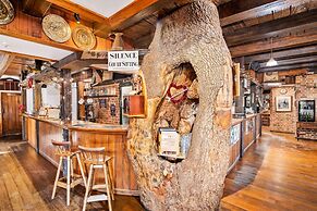 The Honest Lawyer, an Ascend Collection Hotel