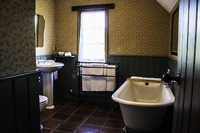 The Honest Lawyer, Ascend Hotel Collection