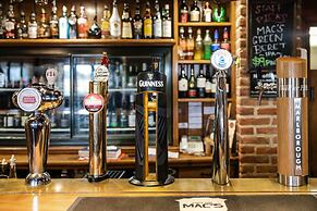 The Honest Lawyer, Ascend Hotel Collection