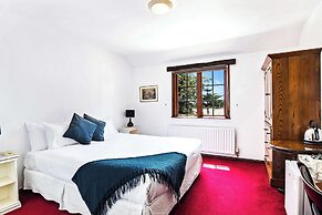 The Honest Lawyer, Ascend Hotel Collection