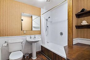 The Honest Lawyer, Ascend Hotel Collection