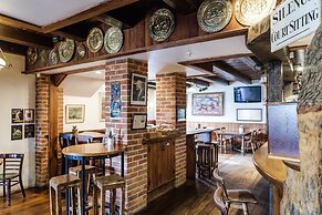 The Honest Lawyer, Ascend Hotel Collection