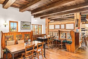 The Honest Lawyer, Ascend Hotel Collection