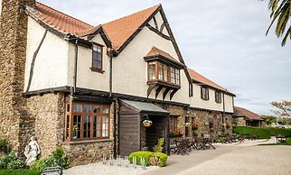 The Honest Lawyer, Ascend Hotel Collection