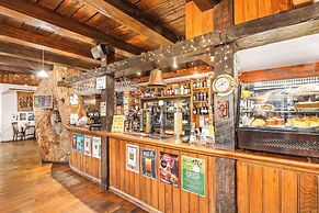 The Honest Lawyer, Ascend Hotel Collection