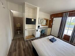 Mayfield Motel