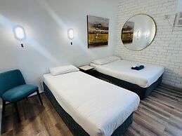 Mayfield Motel
