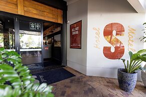 Sundowner Hotel Motel