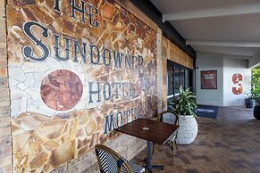 Sundowner Hotel Motel
